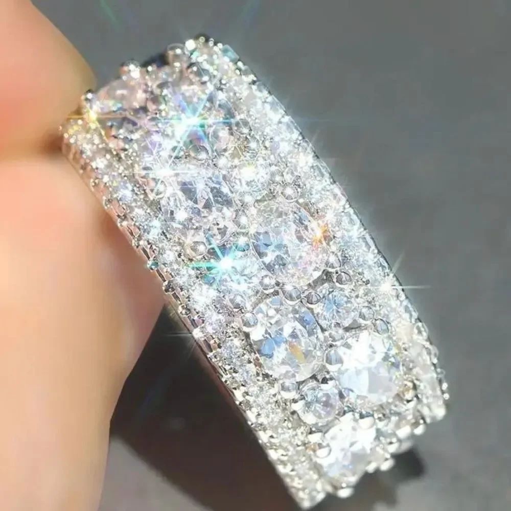 🔷 NEW Unique Crystal Band Dazzling Silver Crystal Women's Ring 🔷